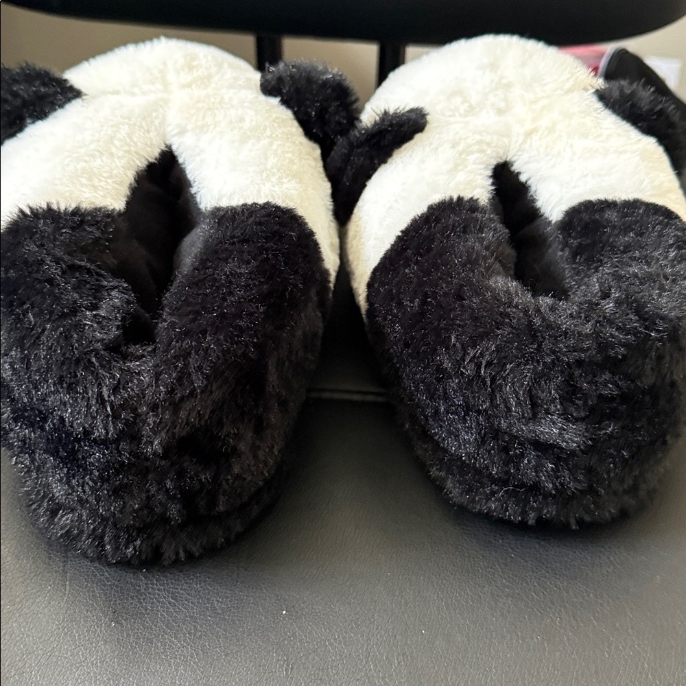 Kids Plush Panda Slippers - Black & White - Picture 10 of 10